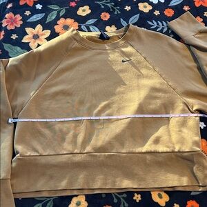 Nike | Cropped Crewneck Long Sleeve Sweatshirt in Mustard Yellow